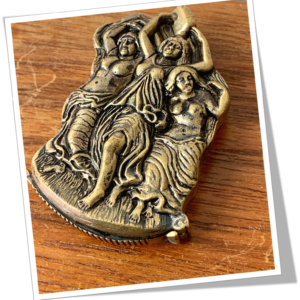 N.I 1900 LES 3 GRACES