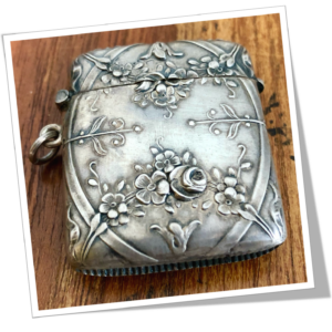 N.I 1890 BRANCHES ROSIERS ART NOUVEAU