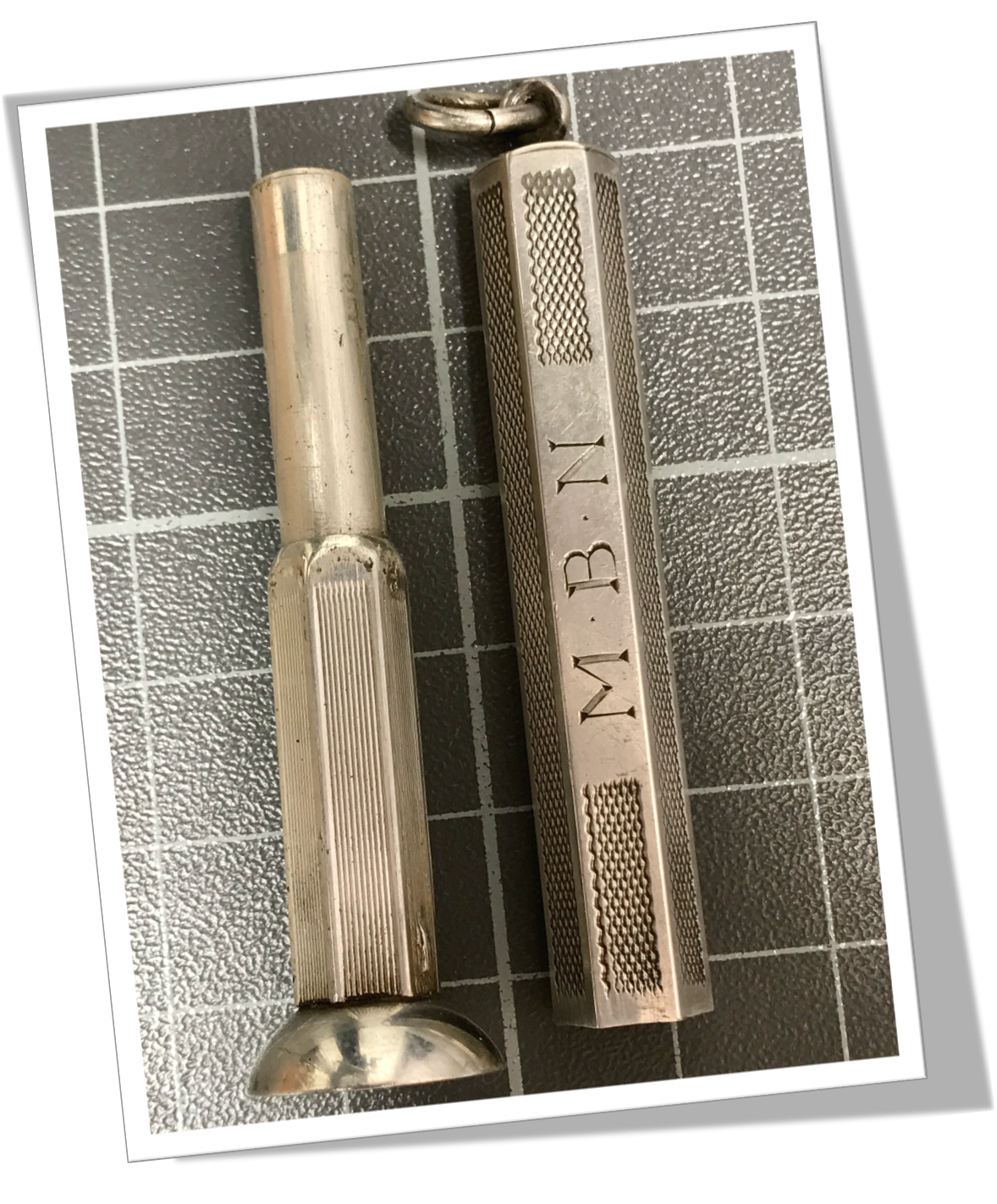 DUNHILL A.D LONDON 1963 PERCE-CIGARE LINÉAIRE STRIÉ FOURR. PIQ.