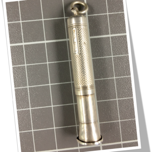 ?.? N.I 19?? PERCE-CIGARE TROMPE LINÉAIRE PIQ.