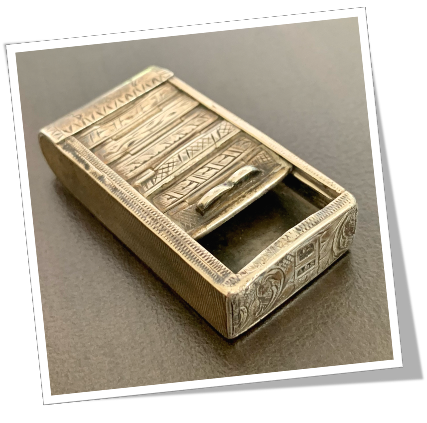 ASTON & SONS 1861 PATENT VOLET DÉROULANT