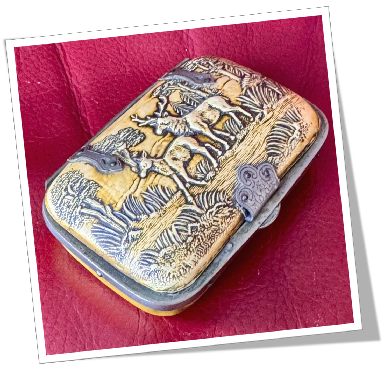 N.I 1880 TABATIÈRE SCÈNE DE BOIS