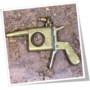 N.I 1940 PISTOLET REVOLVER LAITON GUIL.