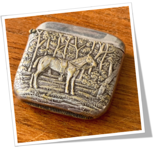 N.I 1890 CHEVAL SELLÉ EN FORÊT