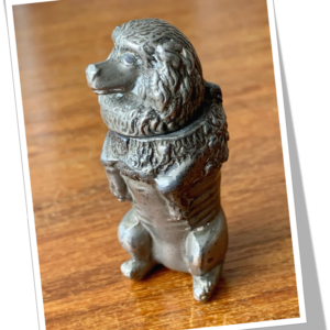 N.I 1890 CHIEN CANICHE ASSIS