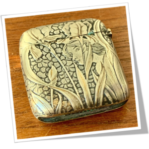 N.I 1900 FEMME AUX ANÉMONES