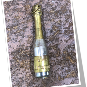 VEUVE CLICQOT N.I 1900 PERCE-CIGARE MAGNUM DE CHAMPAGNE PIQ.