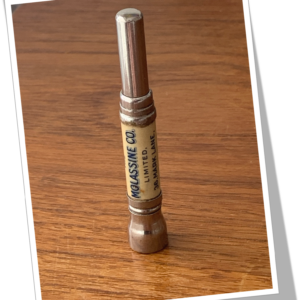 N.I 1910 THE MOLASSINE CO. PERCE-CIGARE TROMPE RÉSINE PIQ.