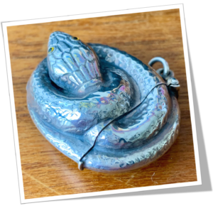 N.I 1930 SERPENT ENROULÉ