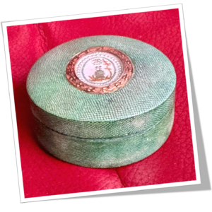 N.I 1780 TABATIÈRE DEUX CŒUR SUR L’AUTEL GALUCHAT