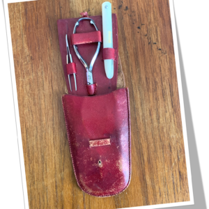 ELOI 1950 TROUSSE PÉDICURE ROUGE