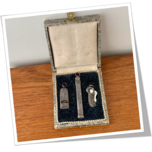 N.I 1920 ENSEMBLE FUMEUR 3 PIÈCES NIELLÉ