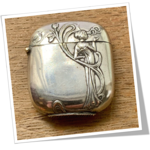 N.I 1900 FEMME FUMANT ART NOUVEAU