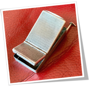 N.I 1860 ANTIQUE FUSÉE-BOX COUPE-CIGARES