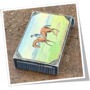 N.I 1890 JOCKEY AU TROT ÉMAILLÉ