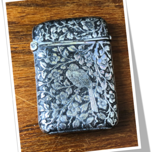 N.I 1910 OISEAU FEUILLAGE NIELLÉ